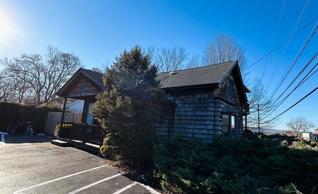 Foto del edificio - Beautiful Bungalow Home Located in Blacksburg