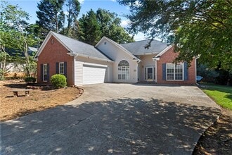 Building Photo - 965 Dogwood Park Dr