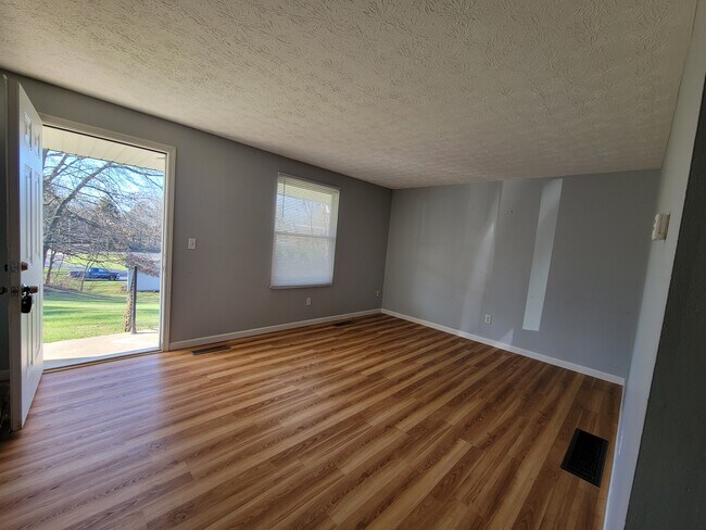 Building Photo - 13636 Mogadore Ave NW