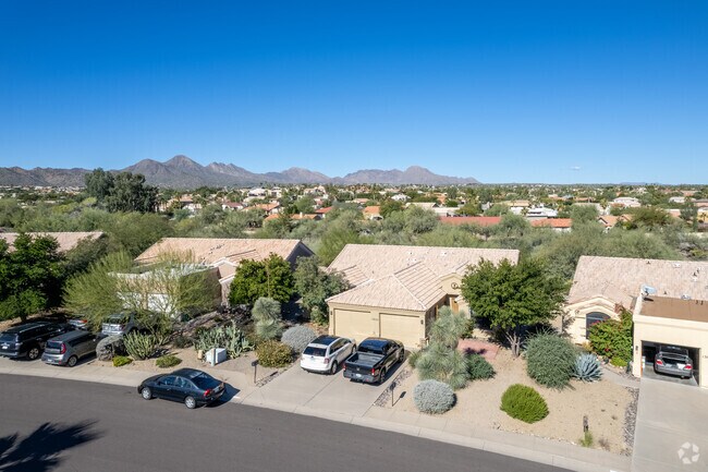 Building Photo - 13822 Cambria