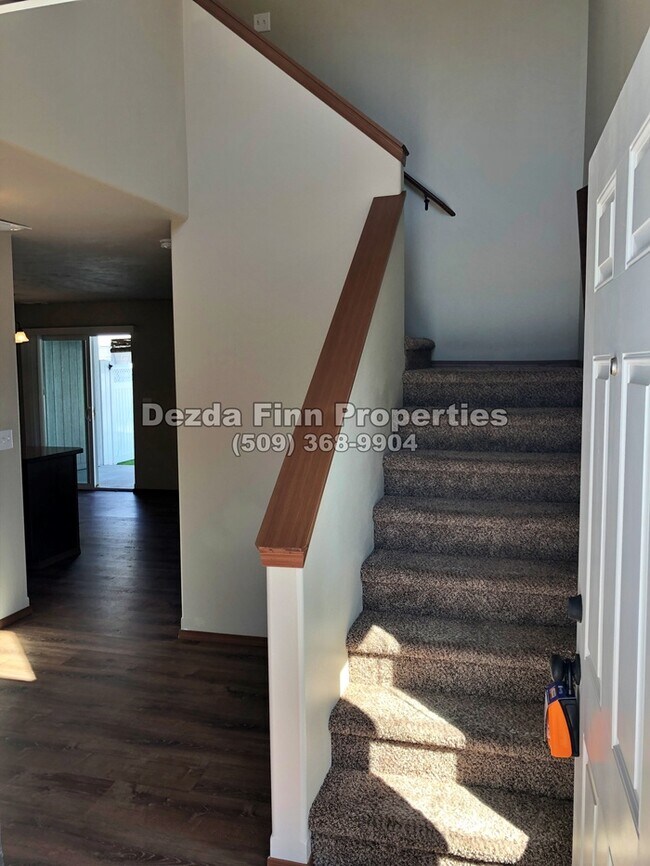 Building Photo - Spokane Valley Duplex 3 bed/2.5 bath