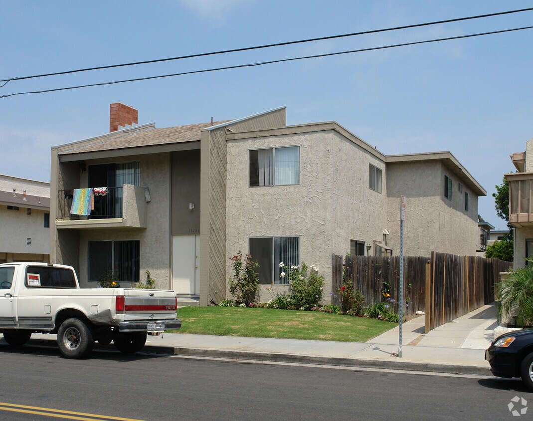 Foto del edificio - 16766 Sims St