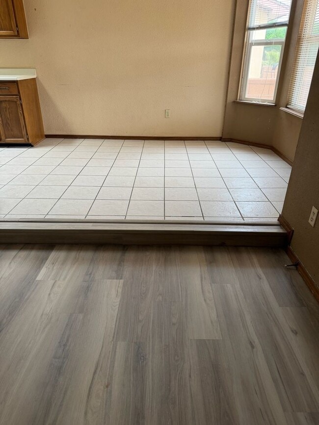 Building Photo - 5 Minutes to Holloman AFB - 5 Minutes to town