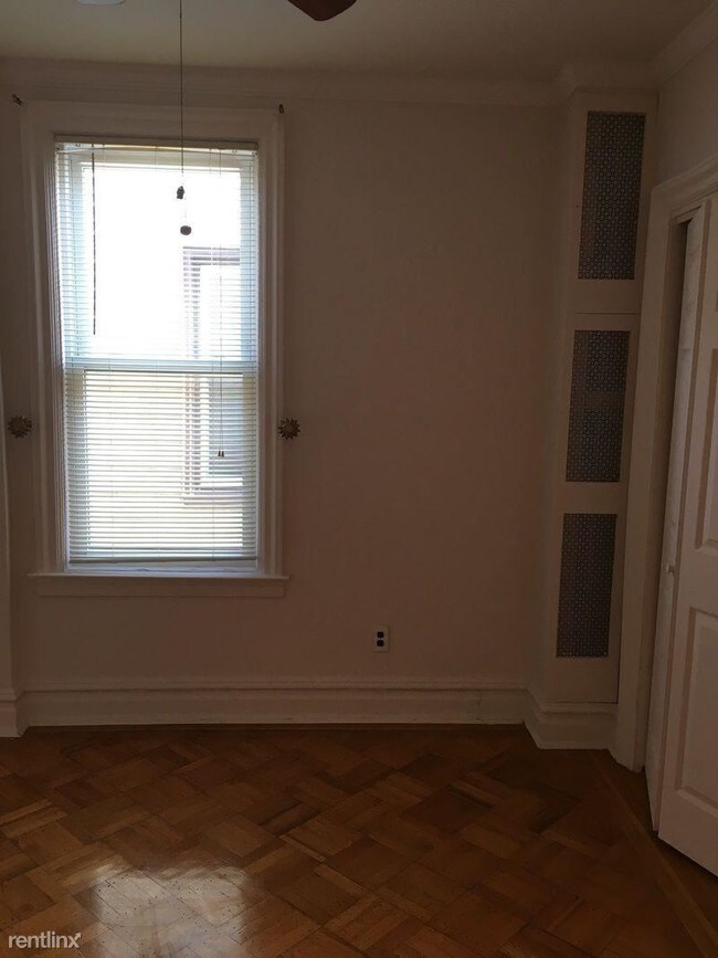 Building Photo - 3 br, 1 bath  - 578 79th St