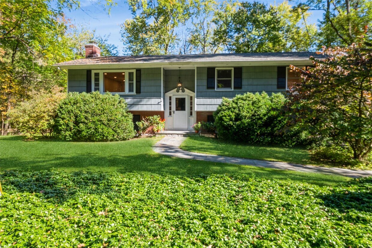 Foto principal - 235 Douglas Rd