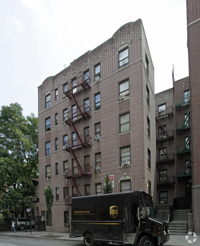 Building Photo - 2296 N Andrews Ave