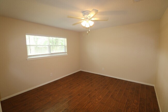 Foto del edificio - 609 Circle Way