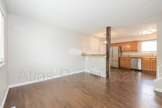 Building Photo - 1304 S Argonne St