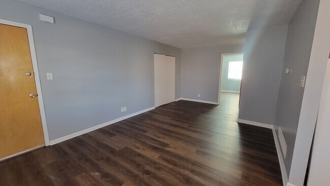 Building Photo - 4405 Landside Dr