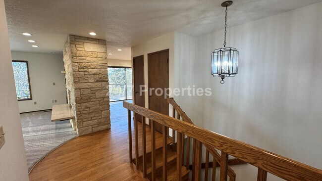Foto del edificio - 3 BD I 3.5 BA Home - Separate Living Areas