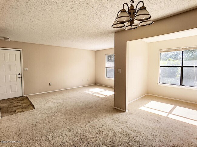 Building Photo - 225 S Tropical Trail