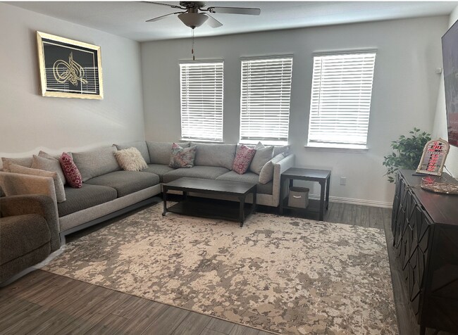 Foto del edificio - 7109 Dandelion Rd