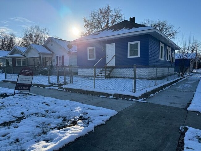 Building Photo - $100 DEPOSIT SPECIAL!! START YOUR LEASE BY JAN 1ST!!