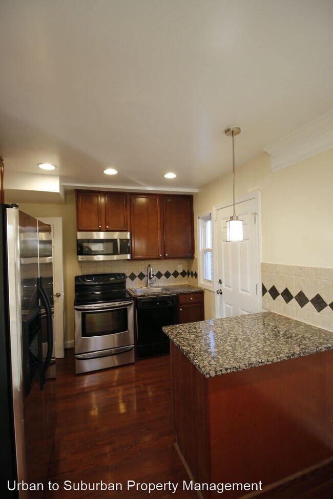 Building Photo - 2 br, 2 bath House - 2332 14th PL SE