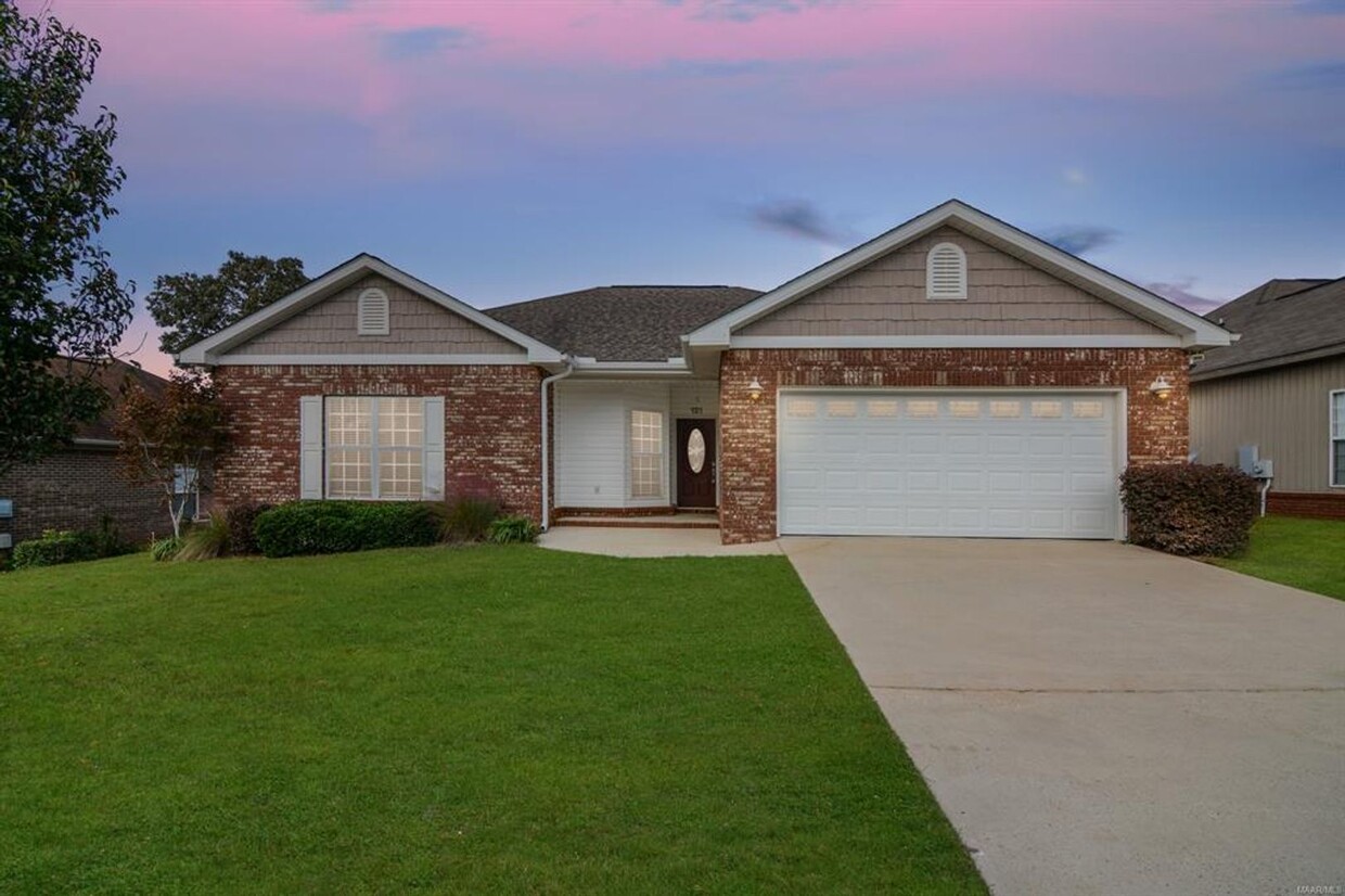 Foto principal - Valley Chase Subdivision!