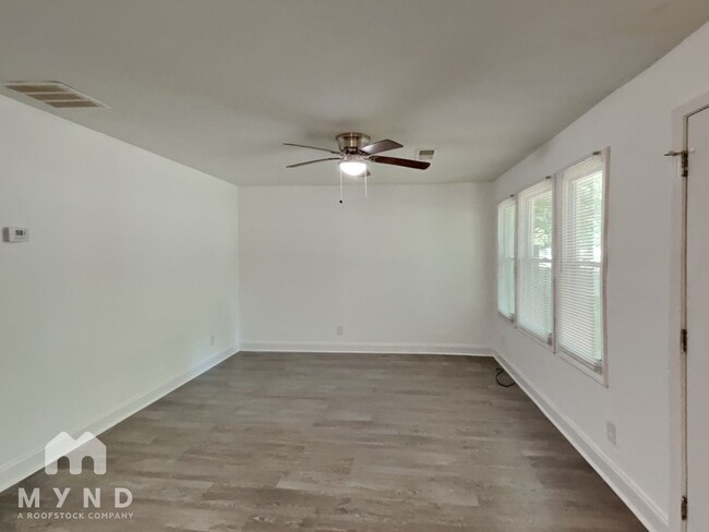 Foto del edificio - 433 W Lake Ave NW