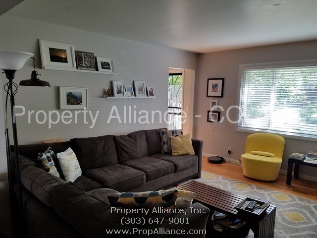 Primary Photo - 6 BED HILLTOP/CRESTMOOR NEIGHBORHOOD