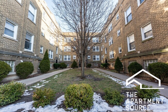 Foto del edificio - 4837 N Kimball Ave