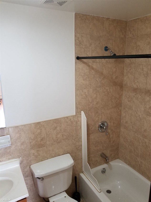 Foto del edificio - 744 Schenck Ave