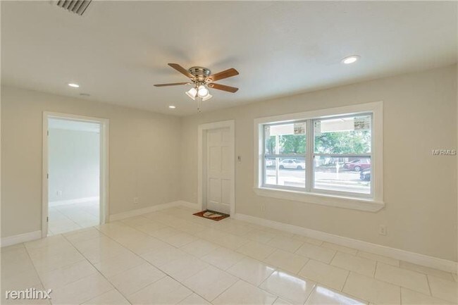 Foto del edificio - 10906 N Lantana Ave