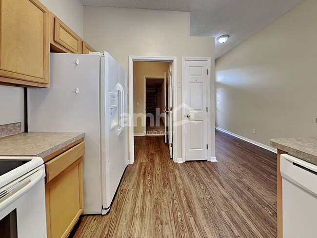Building Photo - 554 Sedgewood Cir
