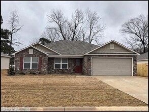 Building Photo - 2424 Vivian Dr