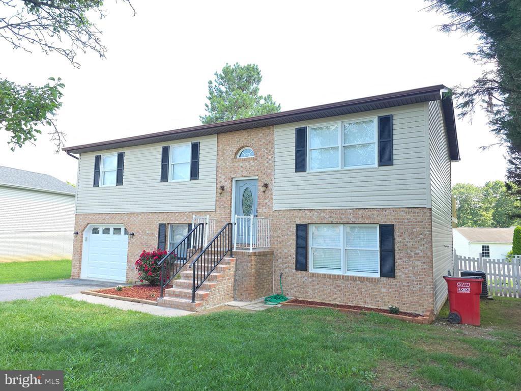 Foto principal - 81 Towerview Dr