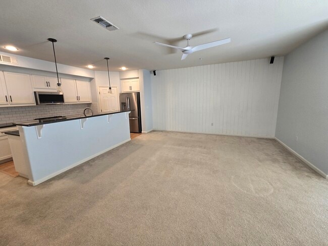 Building Photo - 4353 Fitzwilliam St