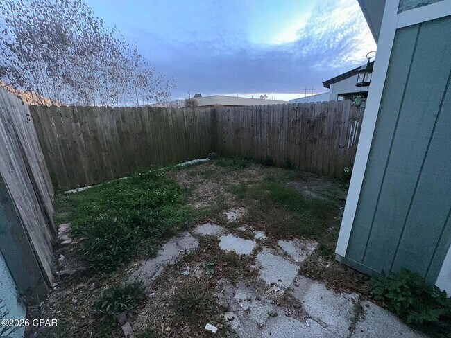 Building Photo - 3910 Venetian Cir