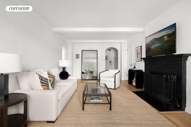 Foto del edificio - 302 W 12th St