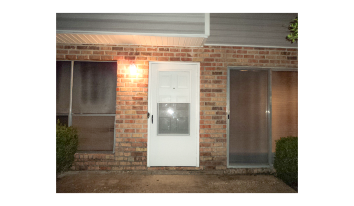 Primary Photo - 1058 Park Meadow Dr