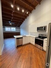 Building Photo - 207 Gloucester St