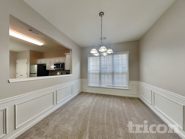 Foto del edificio - 6740 Waveland Dr