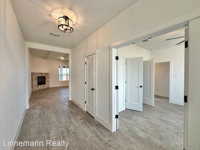 Building Photo - 4 br, 2 bath House - 8508 Kasen Avenue