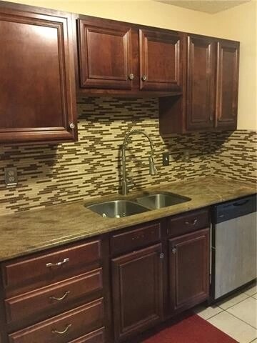Kitchen - 2112 Breckenridge Dr