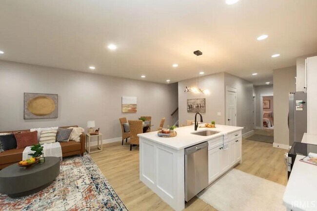 Foto del edificio - 306 N Jefferson St