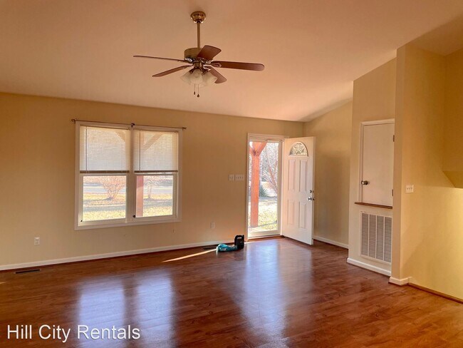 Building Photo - 3 br, 3 bath House - 691 Suburban Road