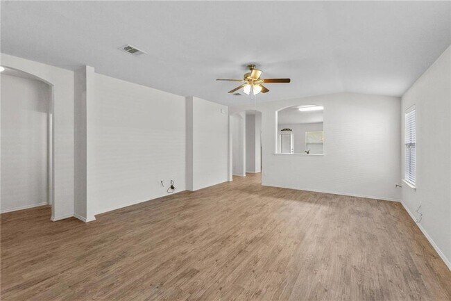 Foto del edificio - 316 Floating Leaf Dr