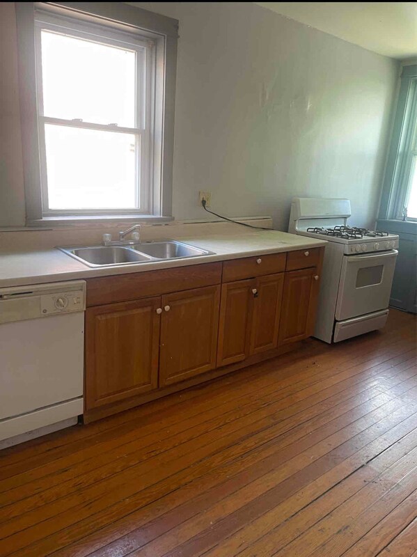 4238 Dewey Ave Unit 2N, St. Louis, MO 63116 Room for Rent in St