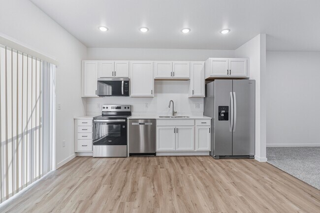 Foto del edificio - 2465 62nd Ave S