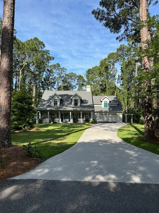 Building Photo - 5 Bridle Ct