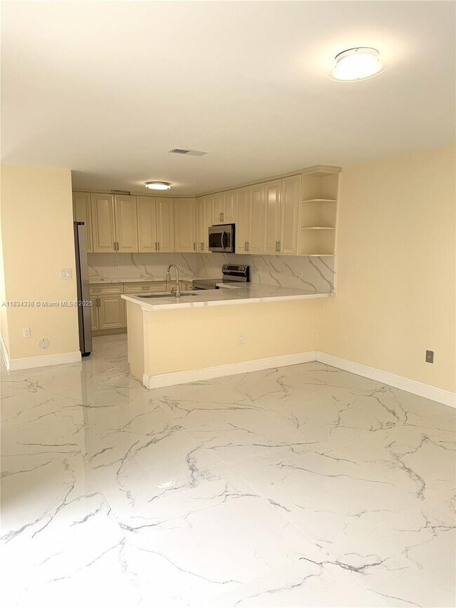 Foto del edificio - 5490 NW 92nd Ave