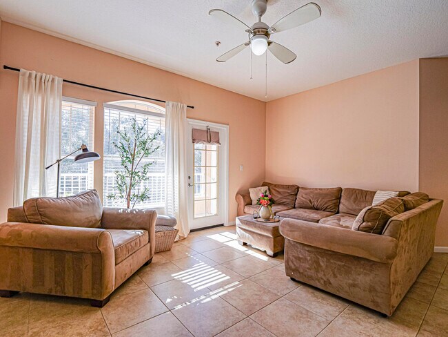 Building Photo - 5020 Fairways Cir