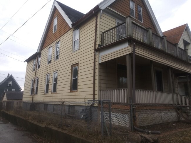 Building Photo - 1219-21 N 33rd St