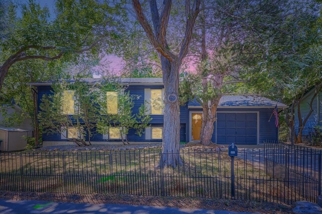 Building Photo - Recently Remodeled 4BD, 3BA Louisville Home
