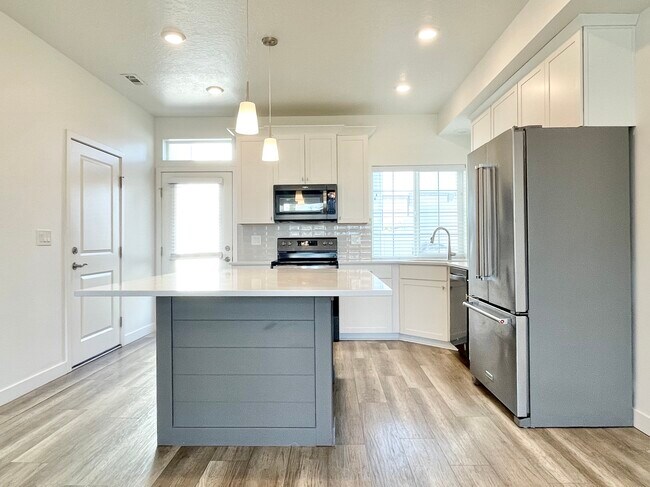 Building Photo - 4377 Bromwell Ct