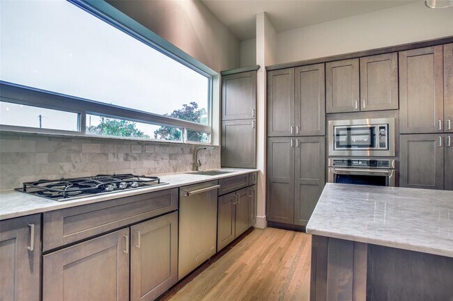 Foto del edificio - 3007 Hawkins St