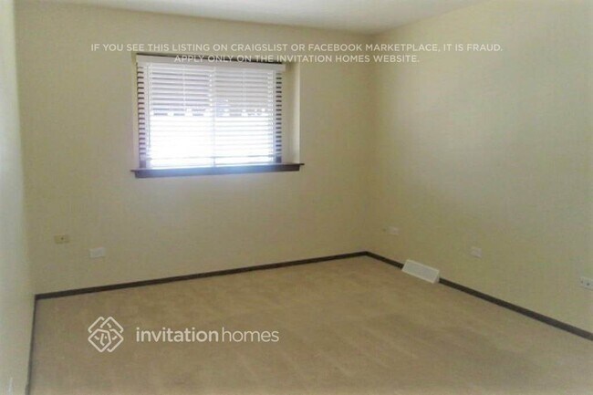 Foto del edificio - 22847 Redwood Dr