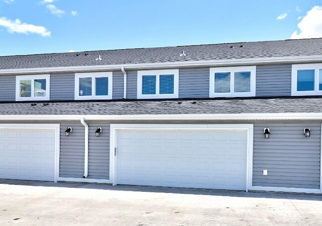 Building Photo - 3338 6th Way E