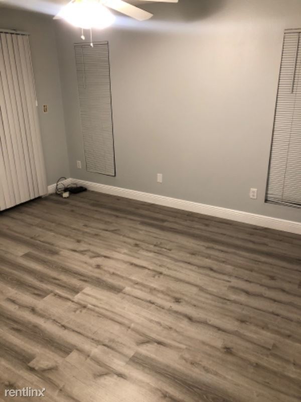 Foto del edificio - 8702 Mallard Reserve Dr